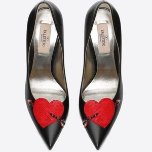 ♥️ VALENTINO Heart Vamp Pumps 105MM Heels EUC